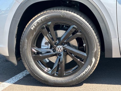 2026 Volkswagen Atlas Cross Sport 2.0T SEL R-Line Black