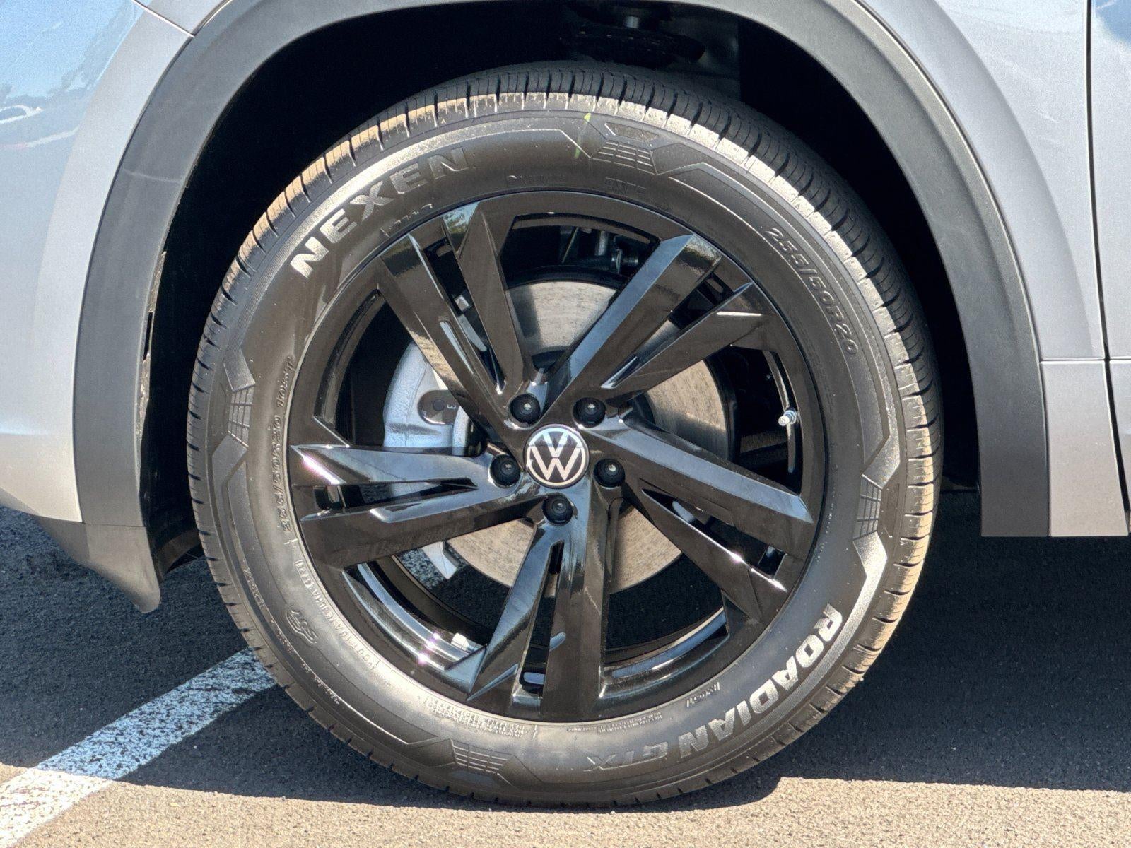 2026 Volkswagen Atlas Cross Sport 2.0T SEL R-Line Black