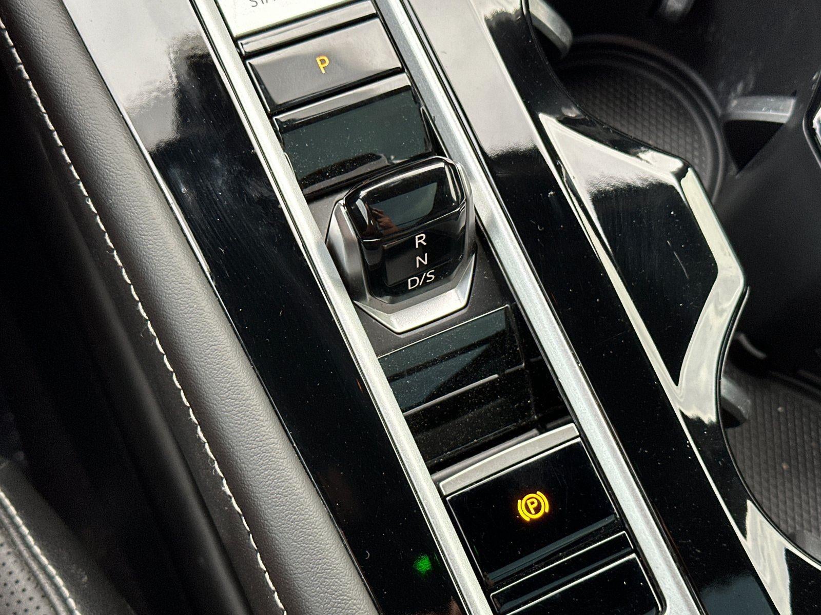 2024 Volkswagen Atlas Cross Sport 2.0T SEL R-Line