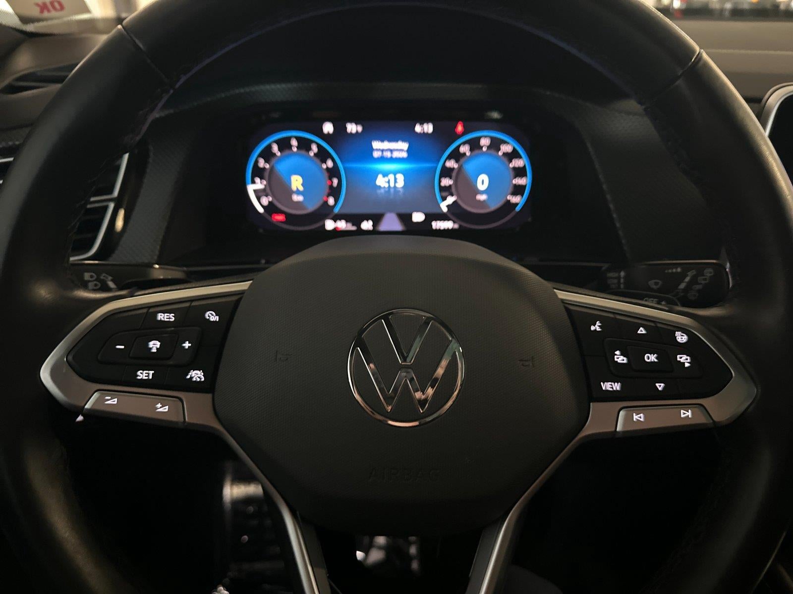 2024 Volkswagen Atlas Cross Sport 2.0T SEL R-Line
