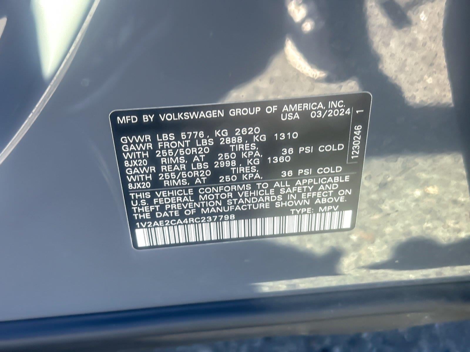 2024 Volkswagen Atlas Cross Sport 2.0T SEL R-Line