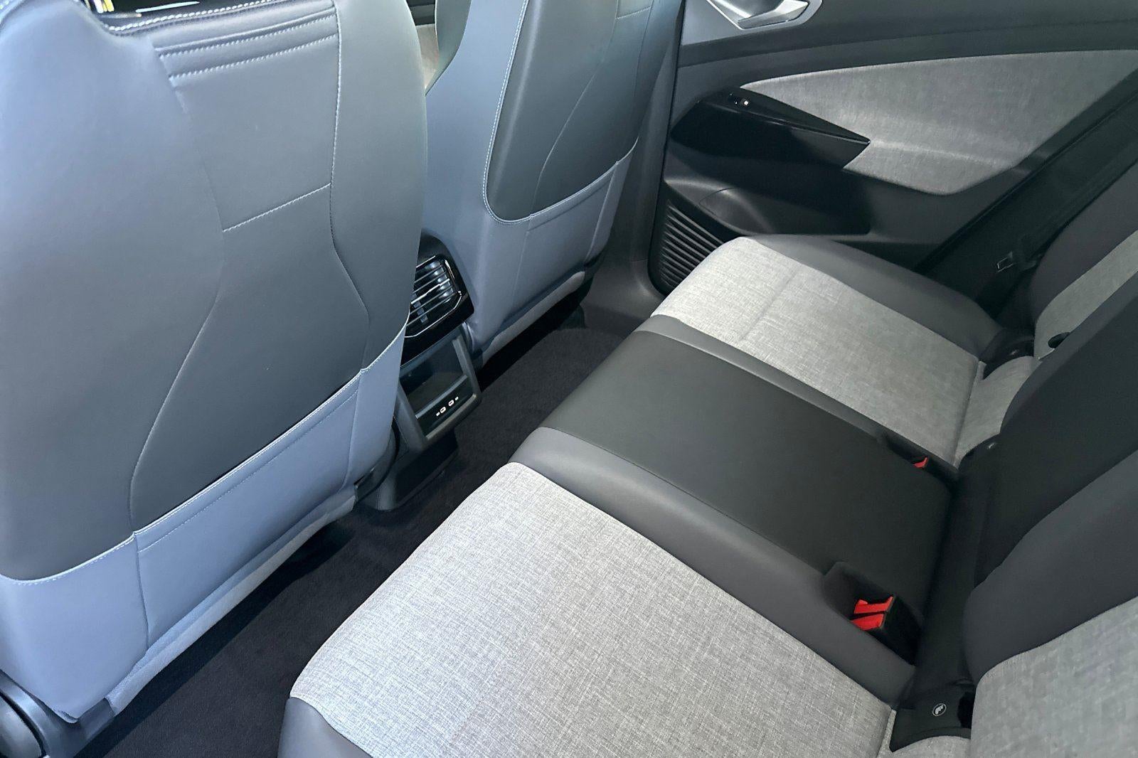 2025 Volkswagen ID.4 Pro