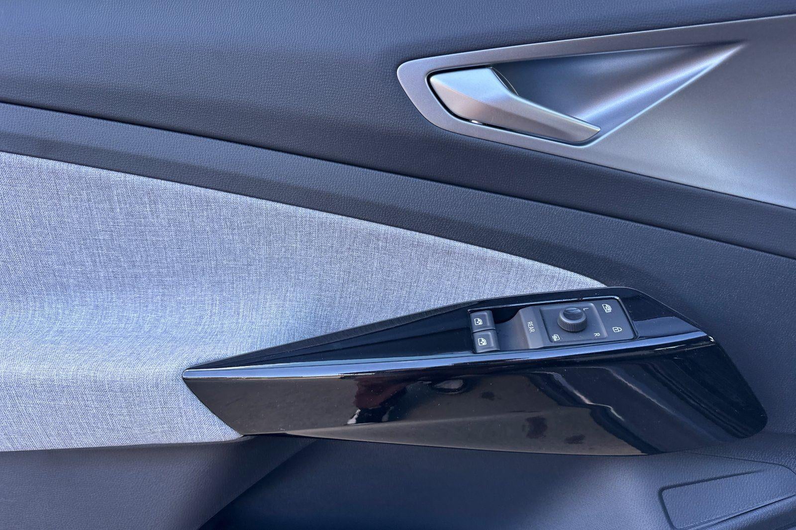 2025 Volkswagen ID.4 Pro