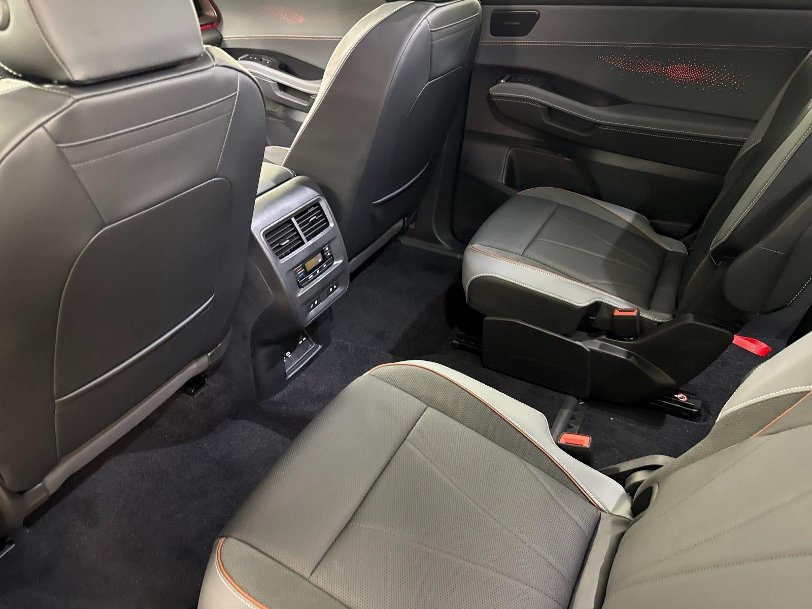 2027 Volkswagen Atlas SEL Premium R-Line