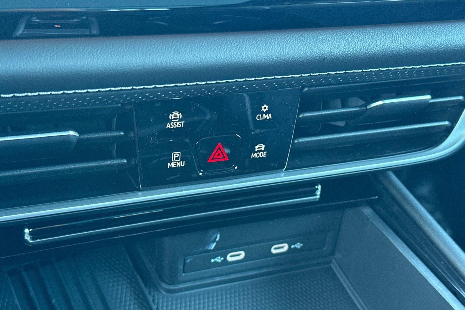 2026 Volkswagen Atlas Cross Sport 2.0T SEL Premium R-Line