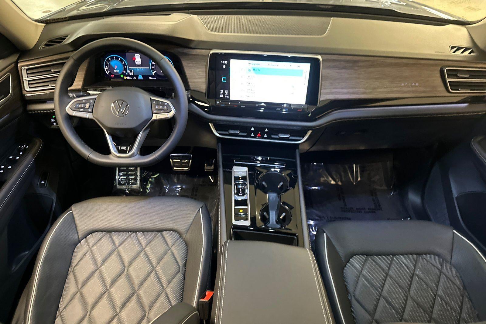 2025 Volkswagen Atlas 2.0T SEL Premium R-Line