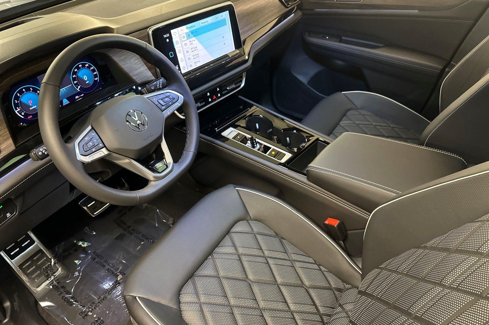 2025 Volkswagen Atlas 2.0T SEL Premium R-Line