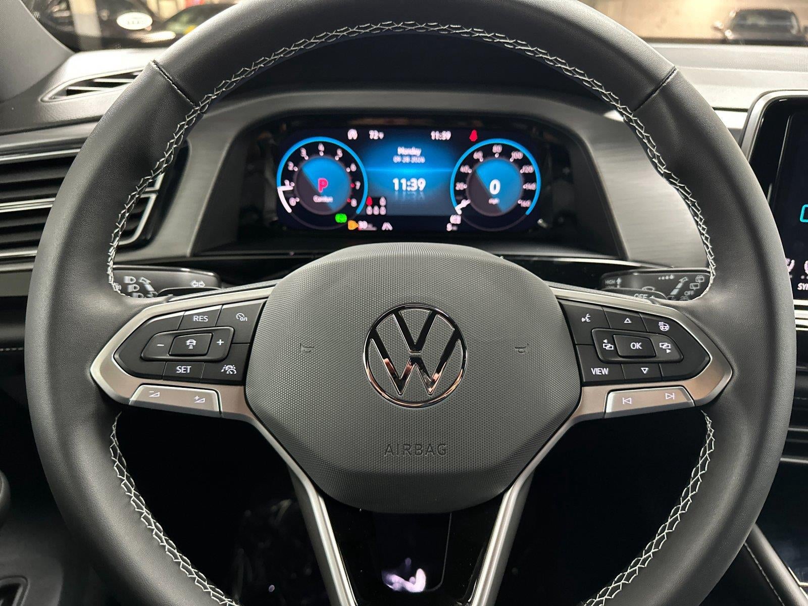 2026 Volkswagen Atlas Cross Sport 2.0T SE w/Technology