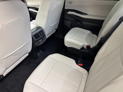 2027 Volkswagen Atlas SE w/Technology