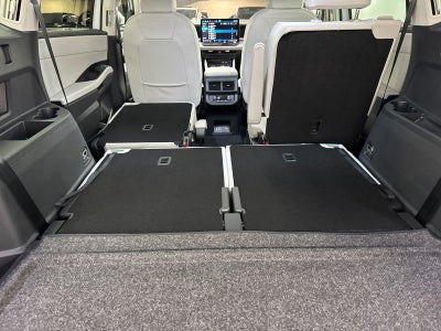 2027 Volkswagen Atlas SE w/Technology