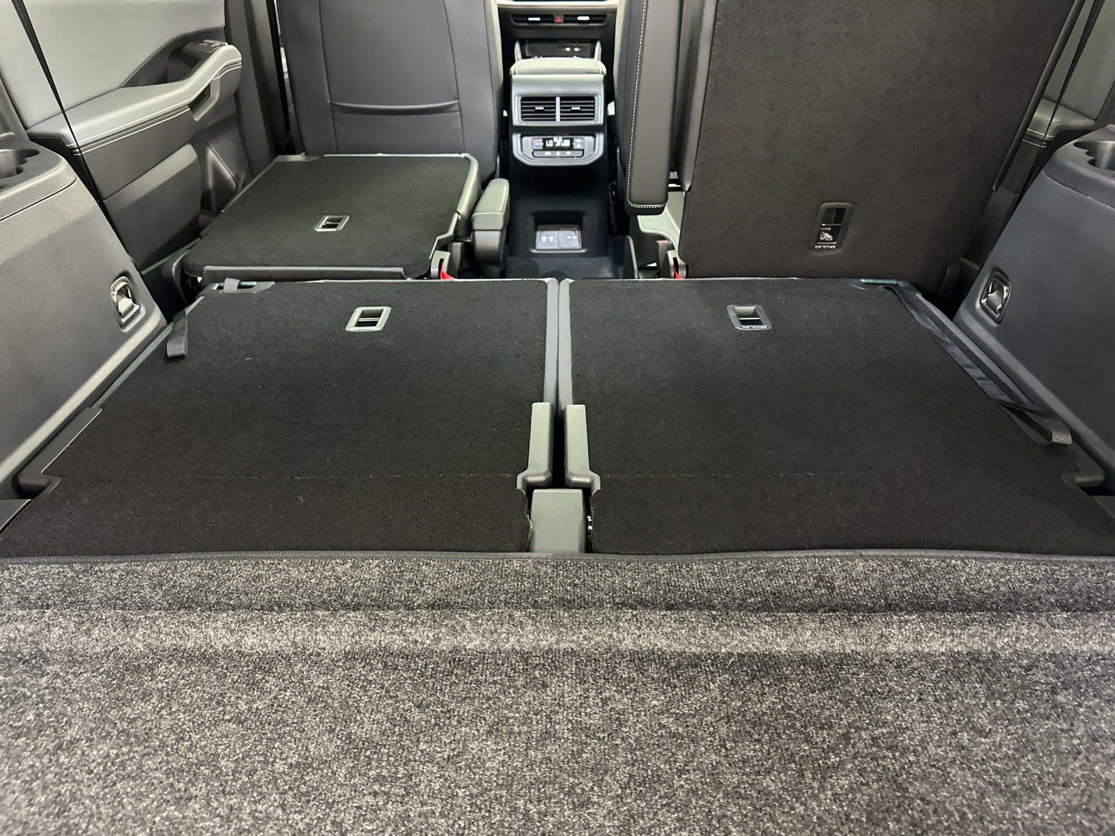 2027 Volkswagen Atlas SE w/Technology