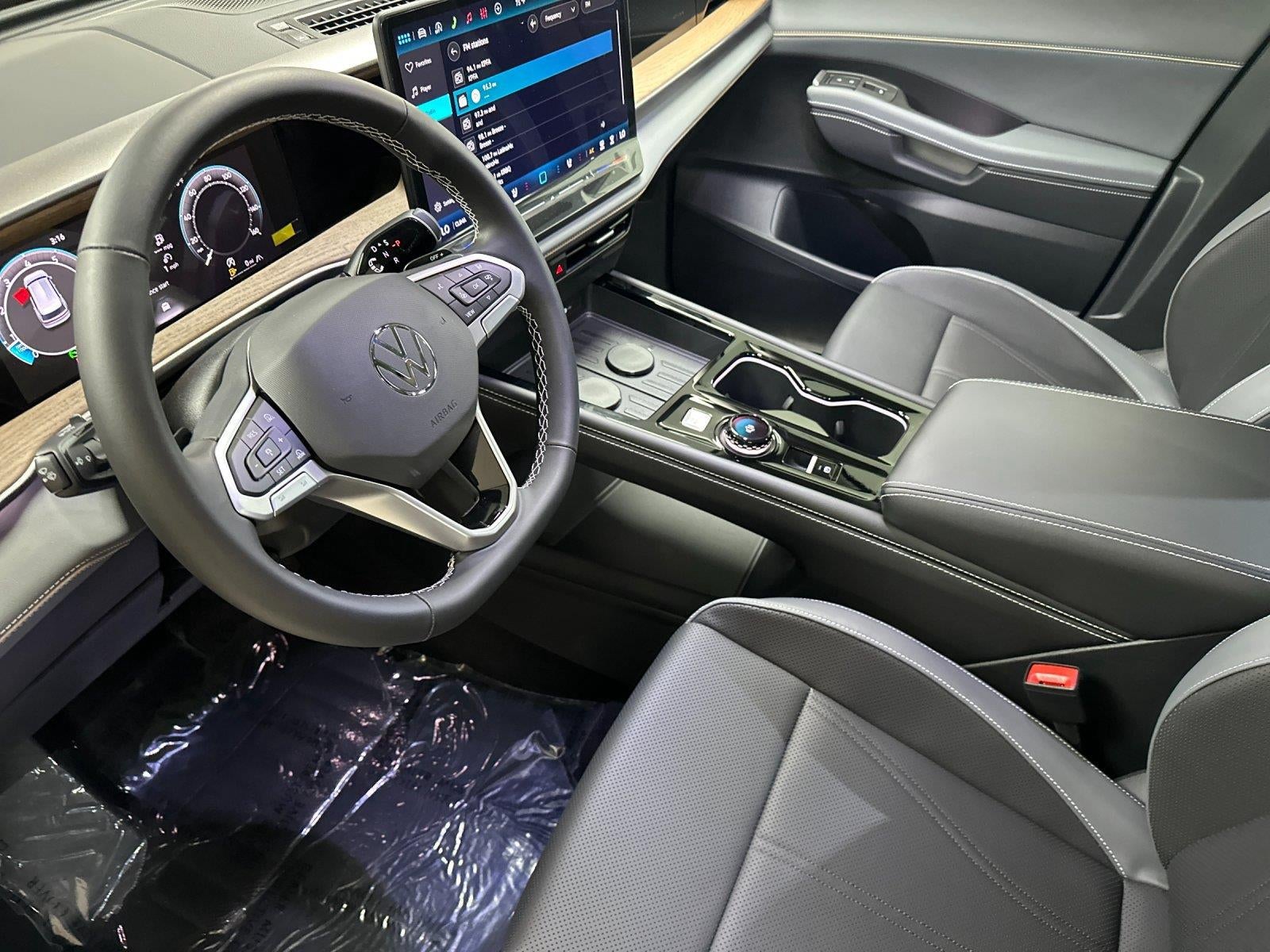 2027 Volkswagen Atlas SE w/Technology