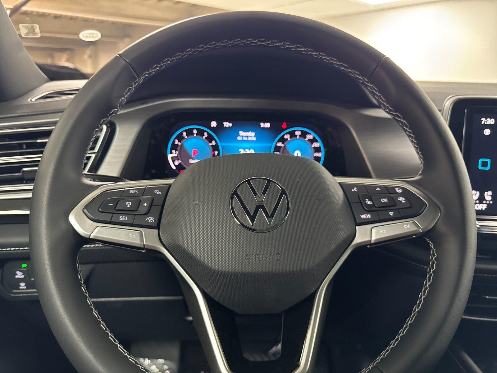 2026 Volkswagen Atlas Cross Sport 2.0T SE w/Technology