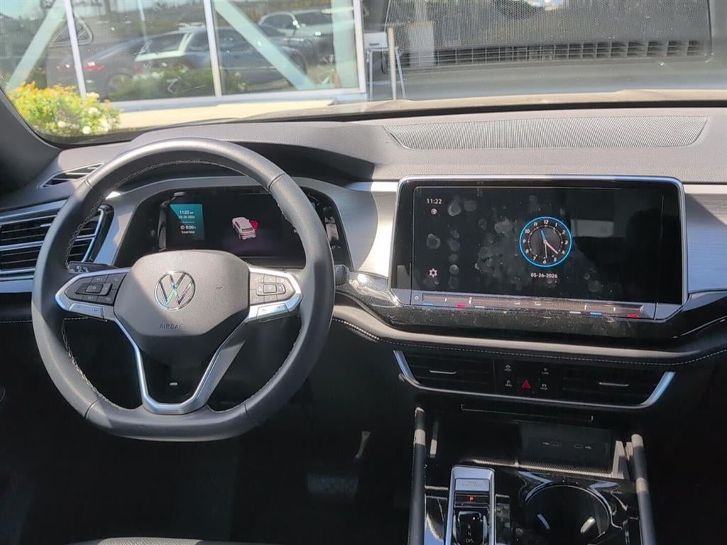 2024 Volkswagen Atlas Cross Sport 2.0T SE w/Technology