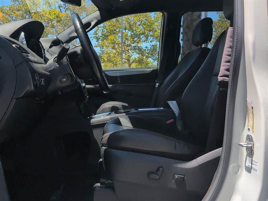 2013 Dodge Grand Caravan R/T