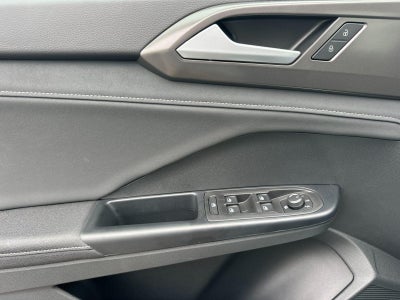 2026 Volkswagen Taos SE Black