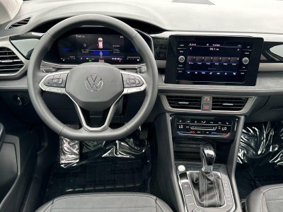 2026 Volkswagen Taos SE Black