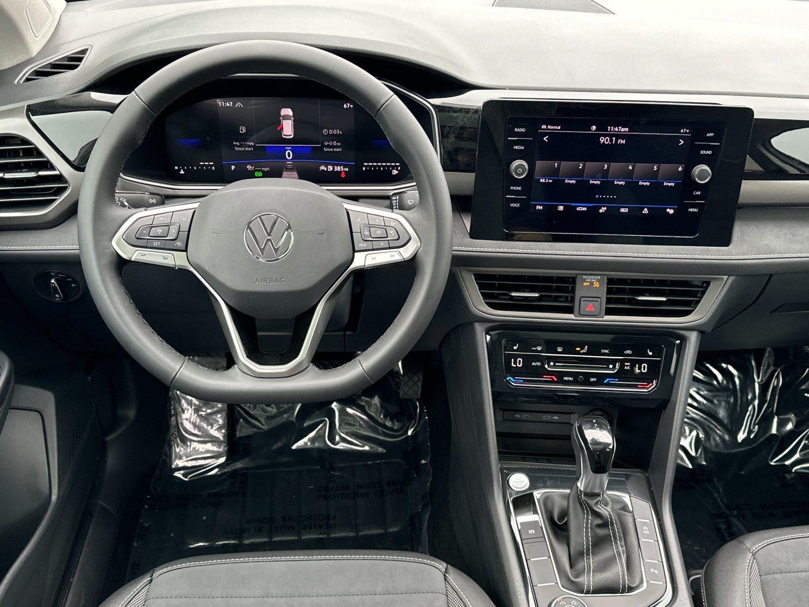 2026 Volkswagen Taos SE Black