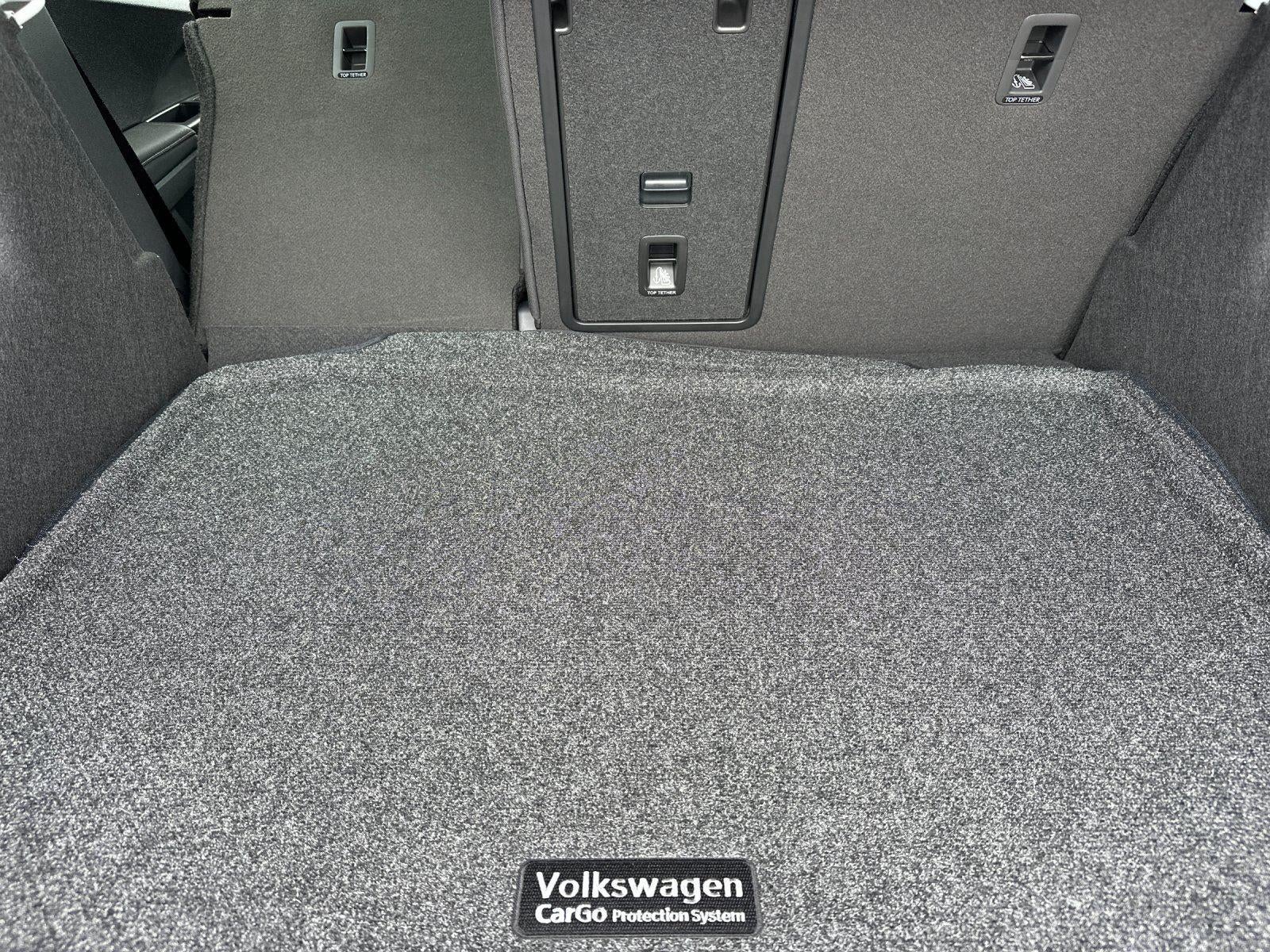 2026 Volkswagen Taos SE Black