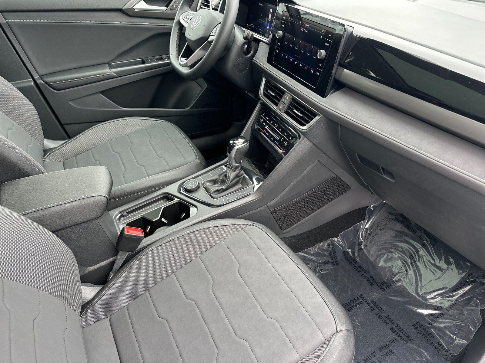 2026 Volkswagen Taos SE Black
