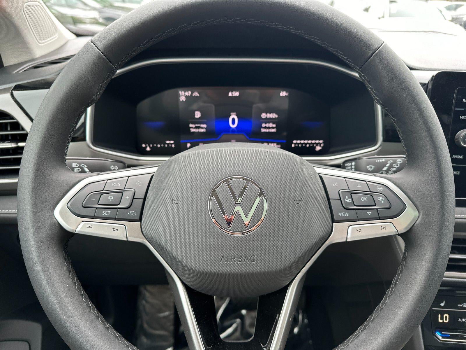 2026 Volkswagen Taos SE Black