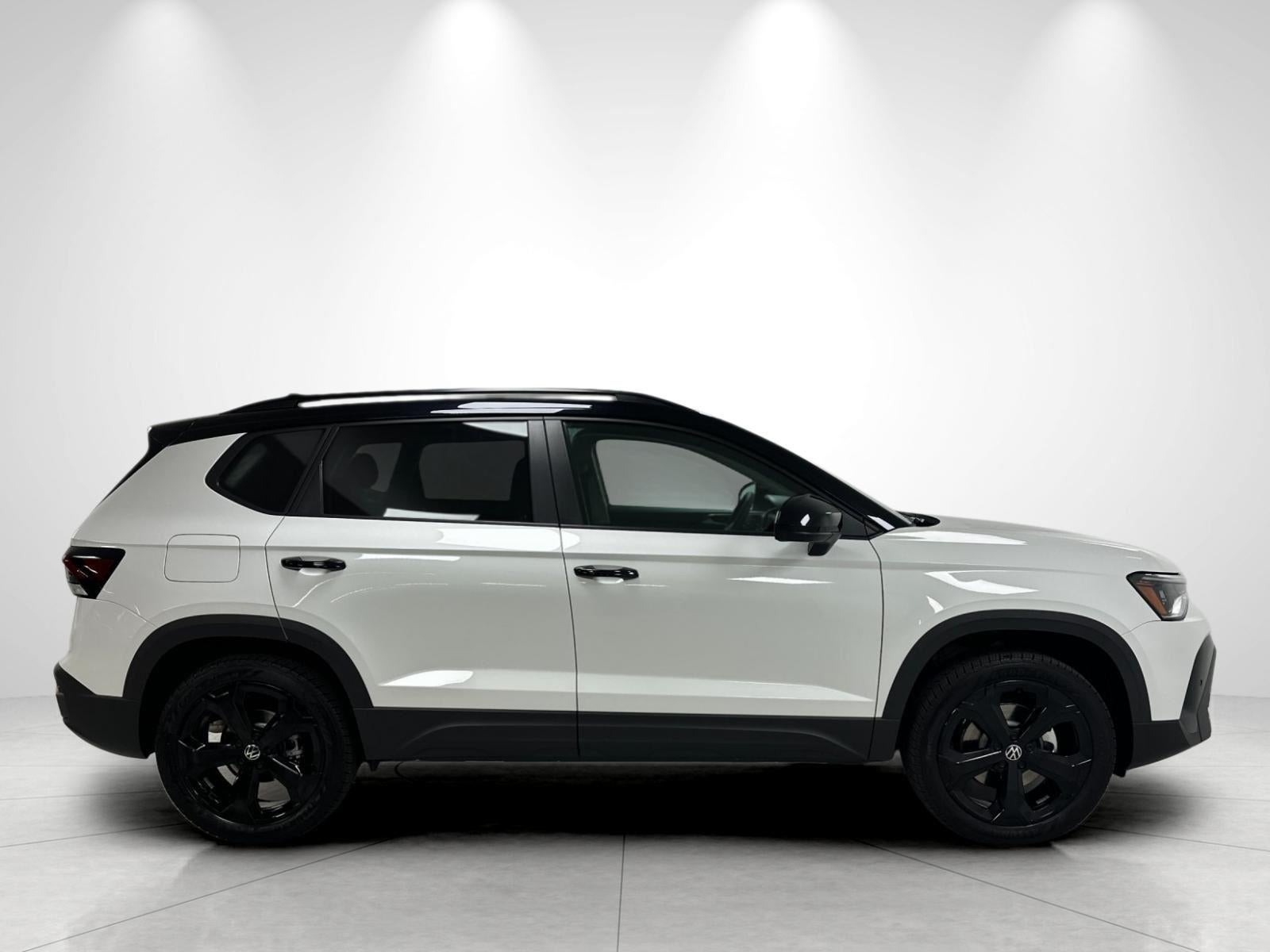 2026 Volkswagen Taos SE Black