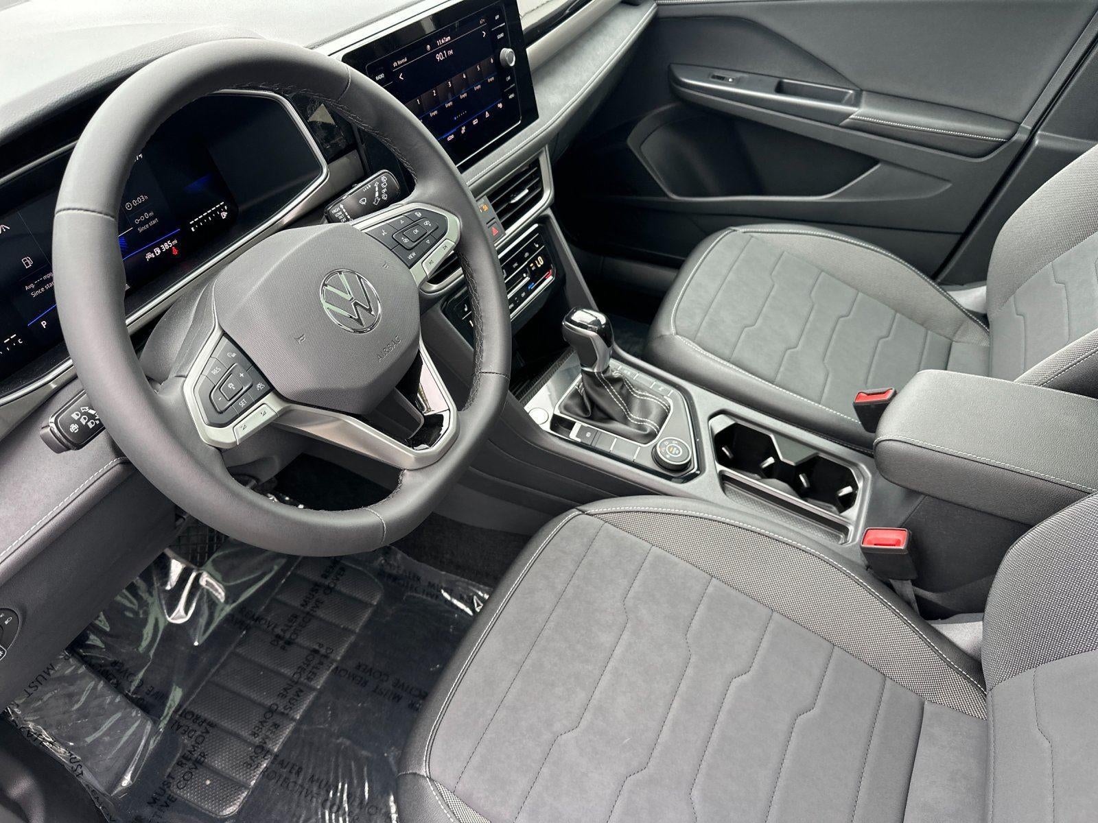 2026 Volkswagen Taos SE Black