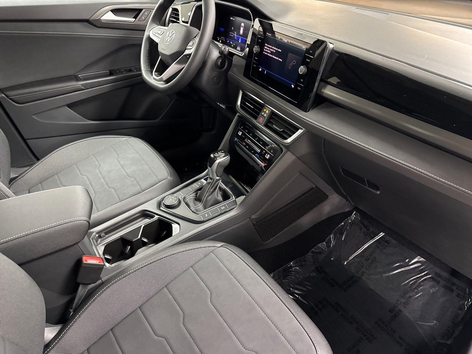 2026 Volkswagen Taos SE Black
