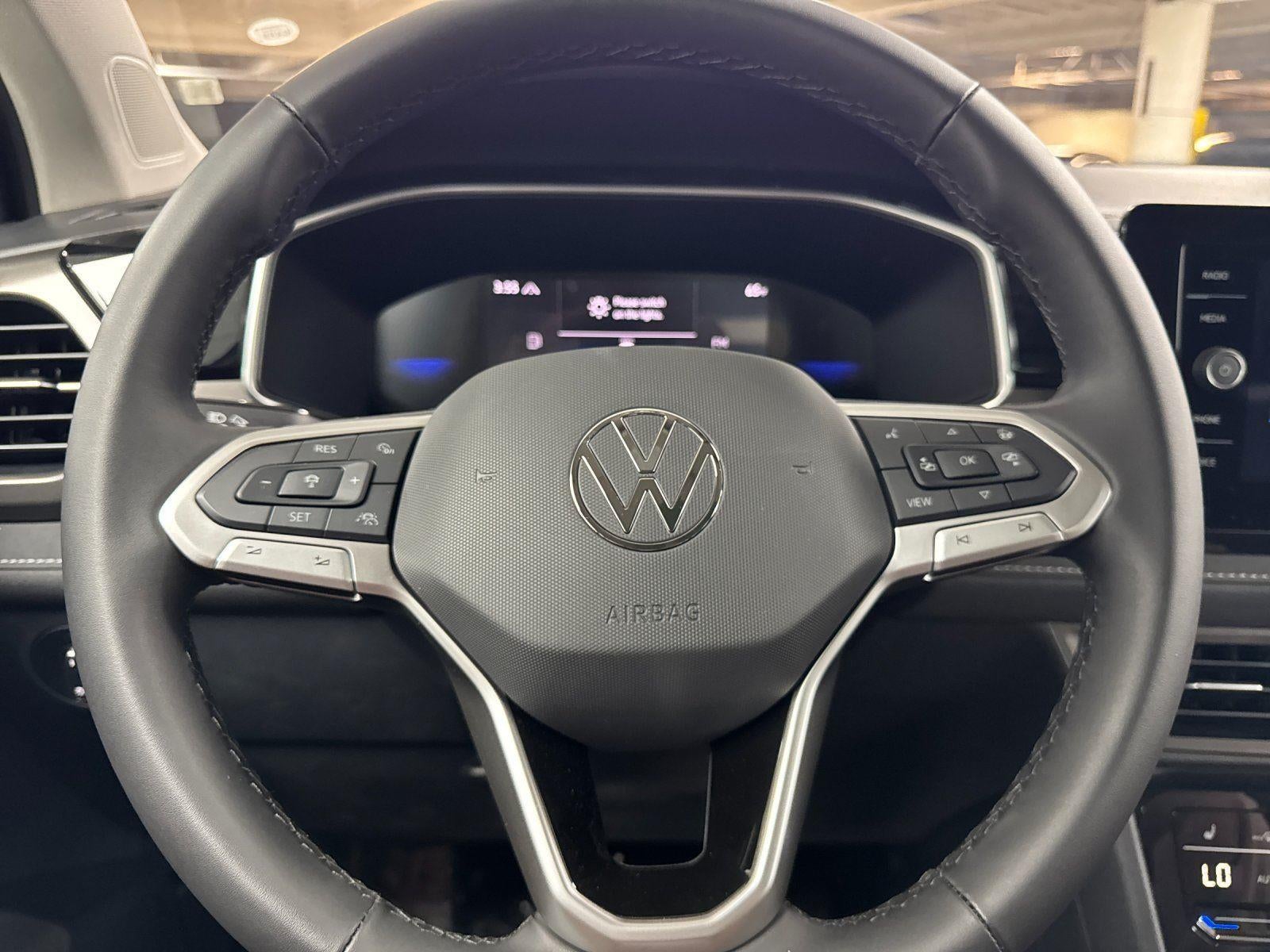 2026 Volkswagen Taos SE Black