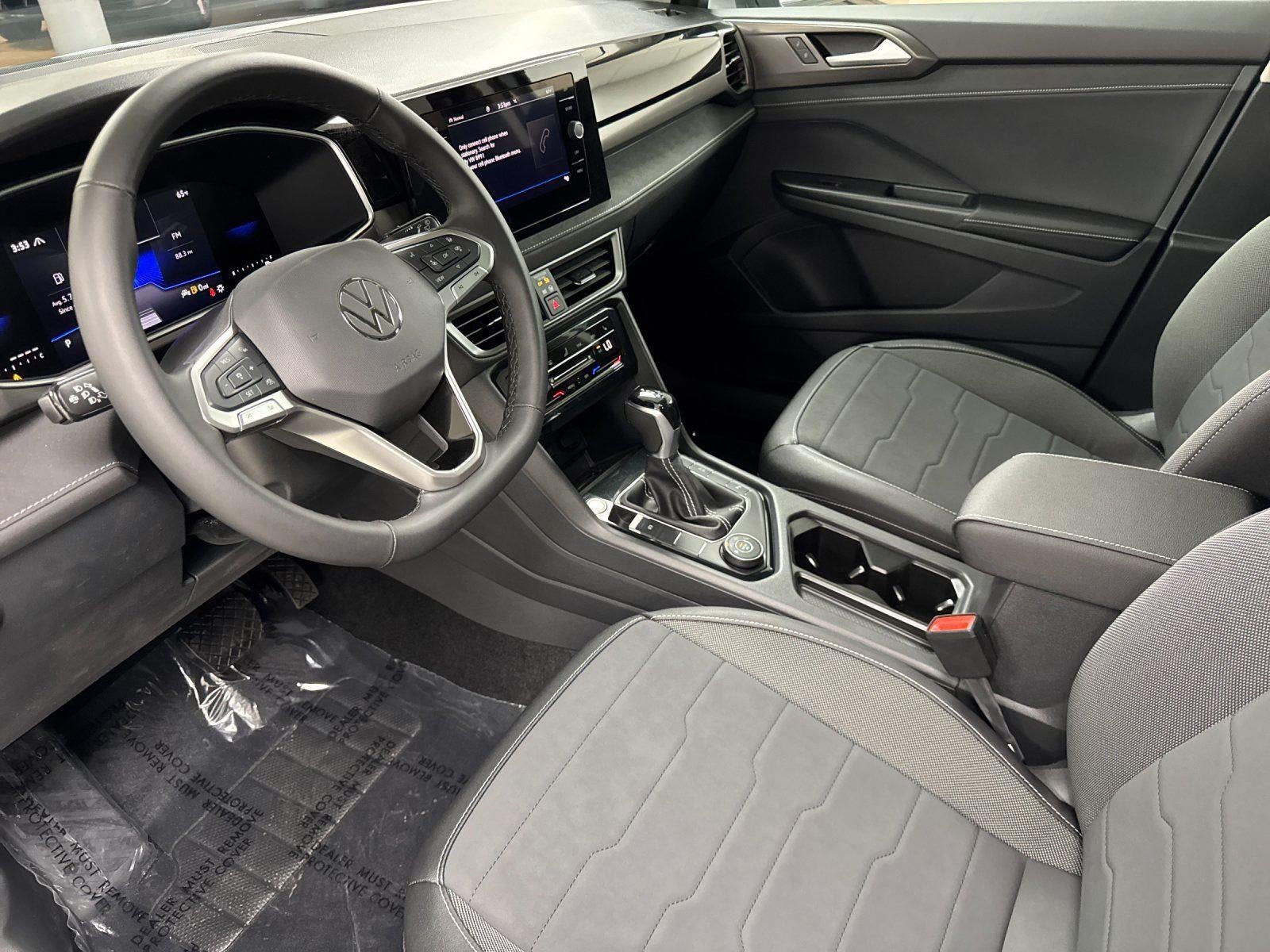 2026 Volkswagen Taos SE Black