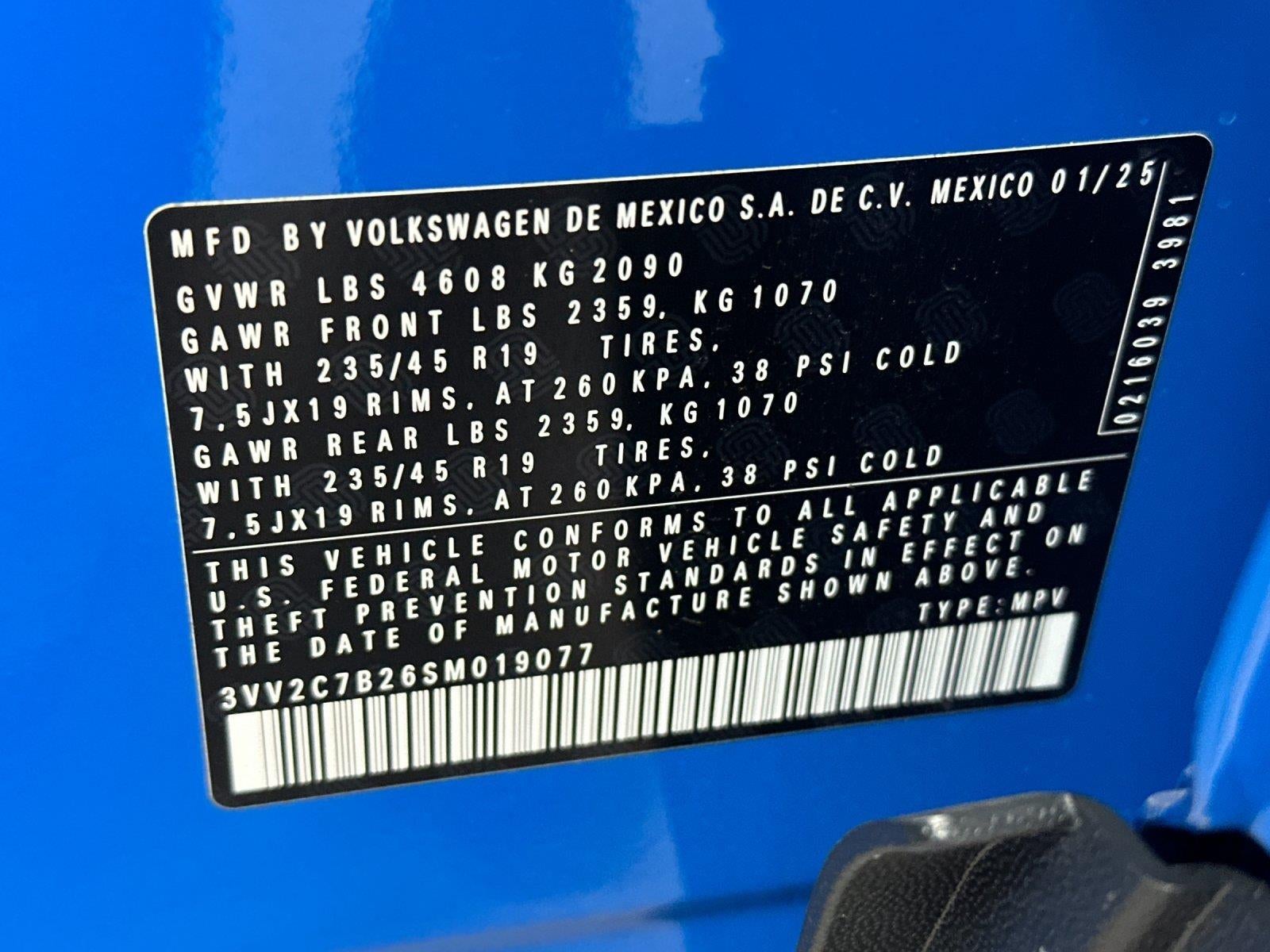 2025 Volkswagen Taos SE Black