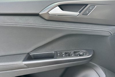 2026 Volkswagen Taos SE Black