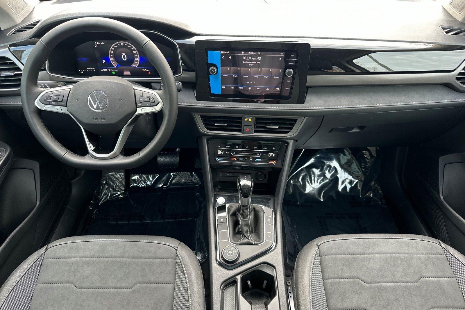 2026 Volkswagen Taos SE Black