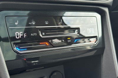 2026 Volkswagen Taos SE Black