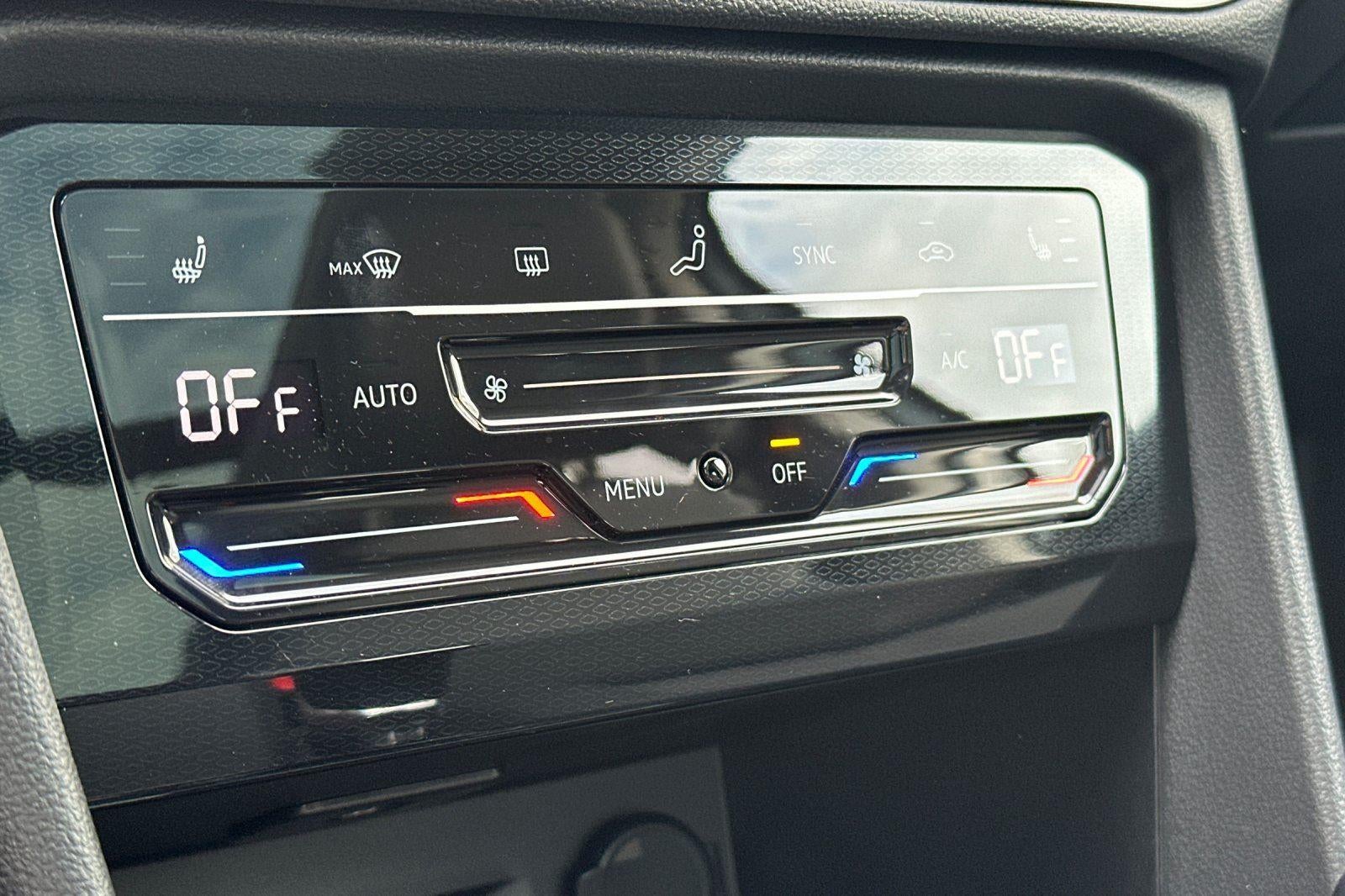 2026 Volkswagen Taos SE Black