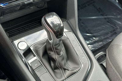 2026 Volkswagen Taos SE Black