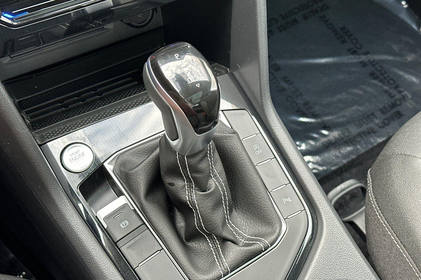 2026 Volkswagen Taos SE Black