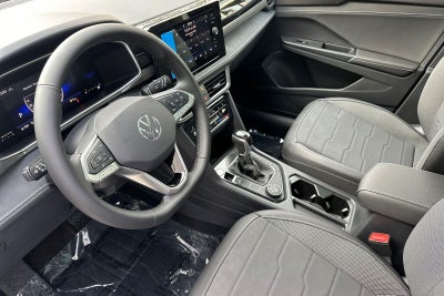 2026 Volkswagen Taos SE Black