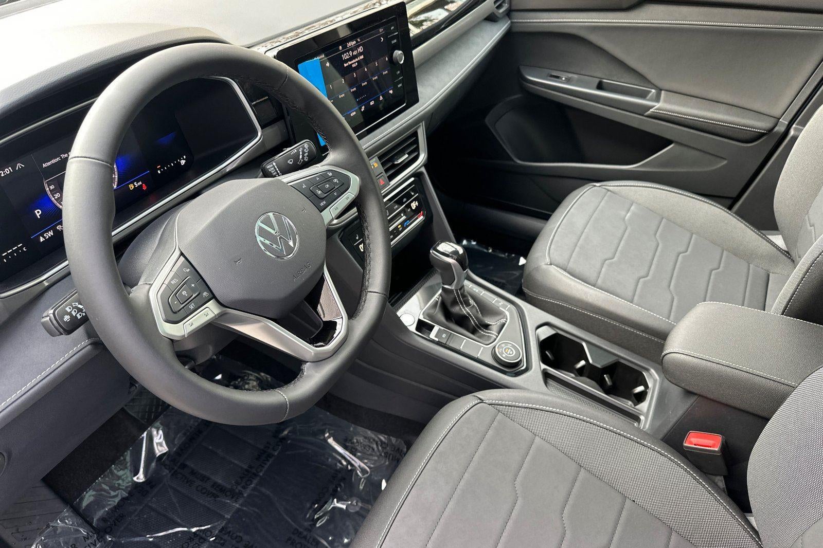 2026 Volkswagen Taos SE Black