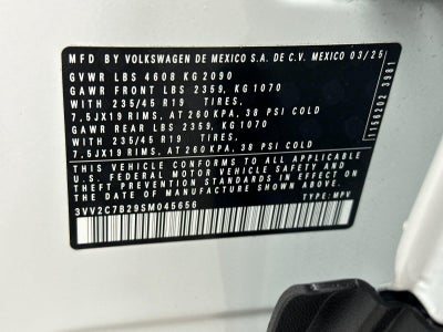2025 Volkswagen Taos SE Black