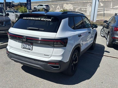 2025 Volkswagen Taos SE Black