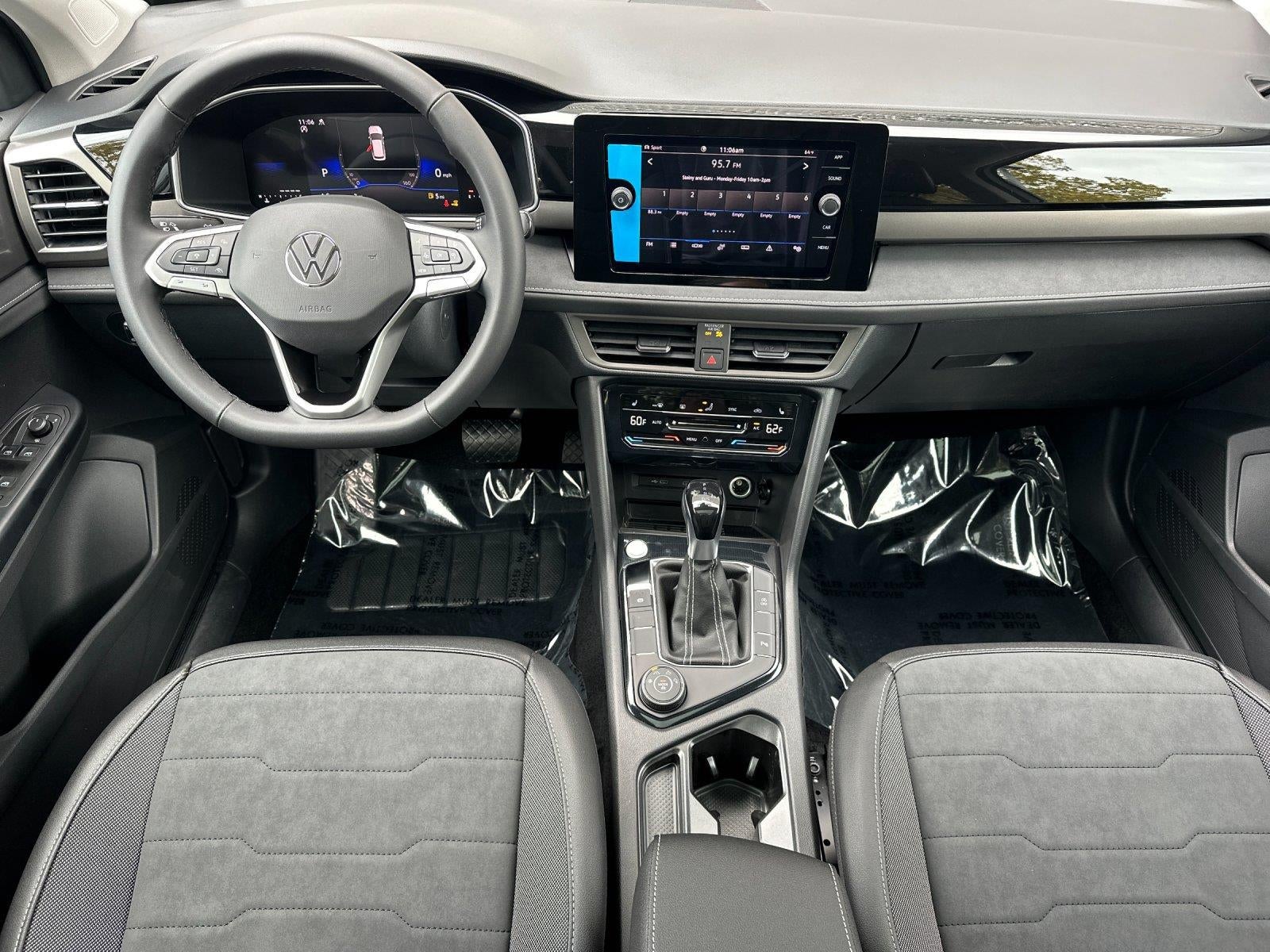 2026 Volkswagen Taos SE Black