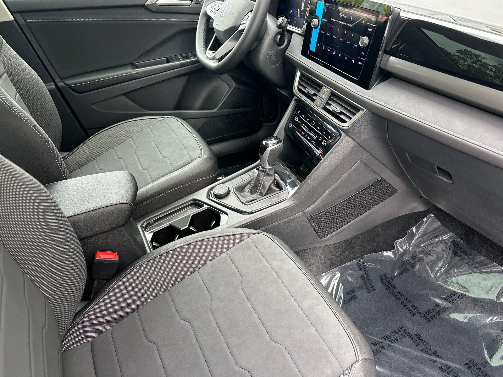 2026 Volkswagen Taos SE Black