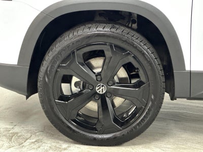 2026 Volkswagen Taos SE Black
