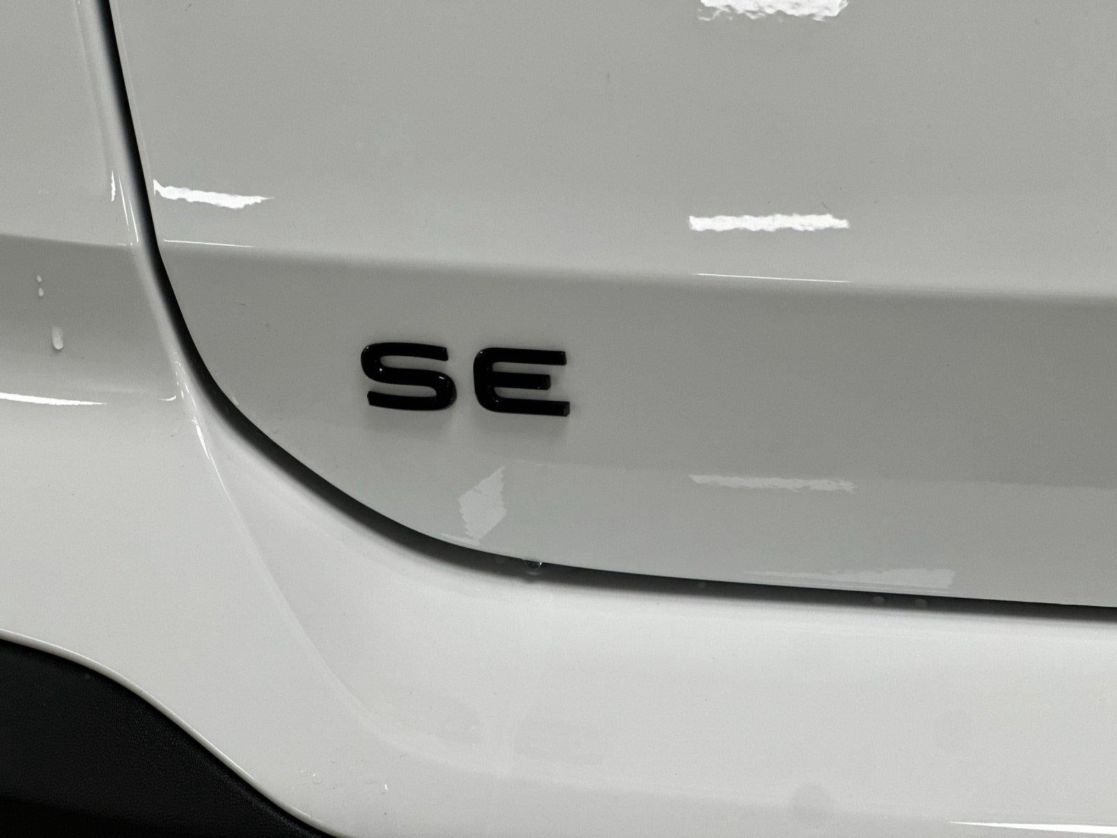 2026 Volkswagen Taos SE Black