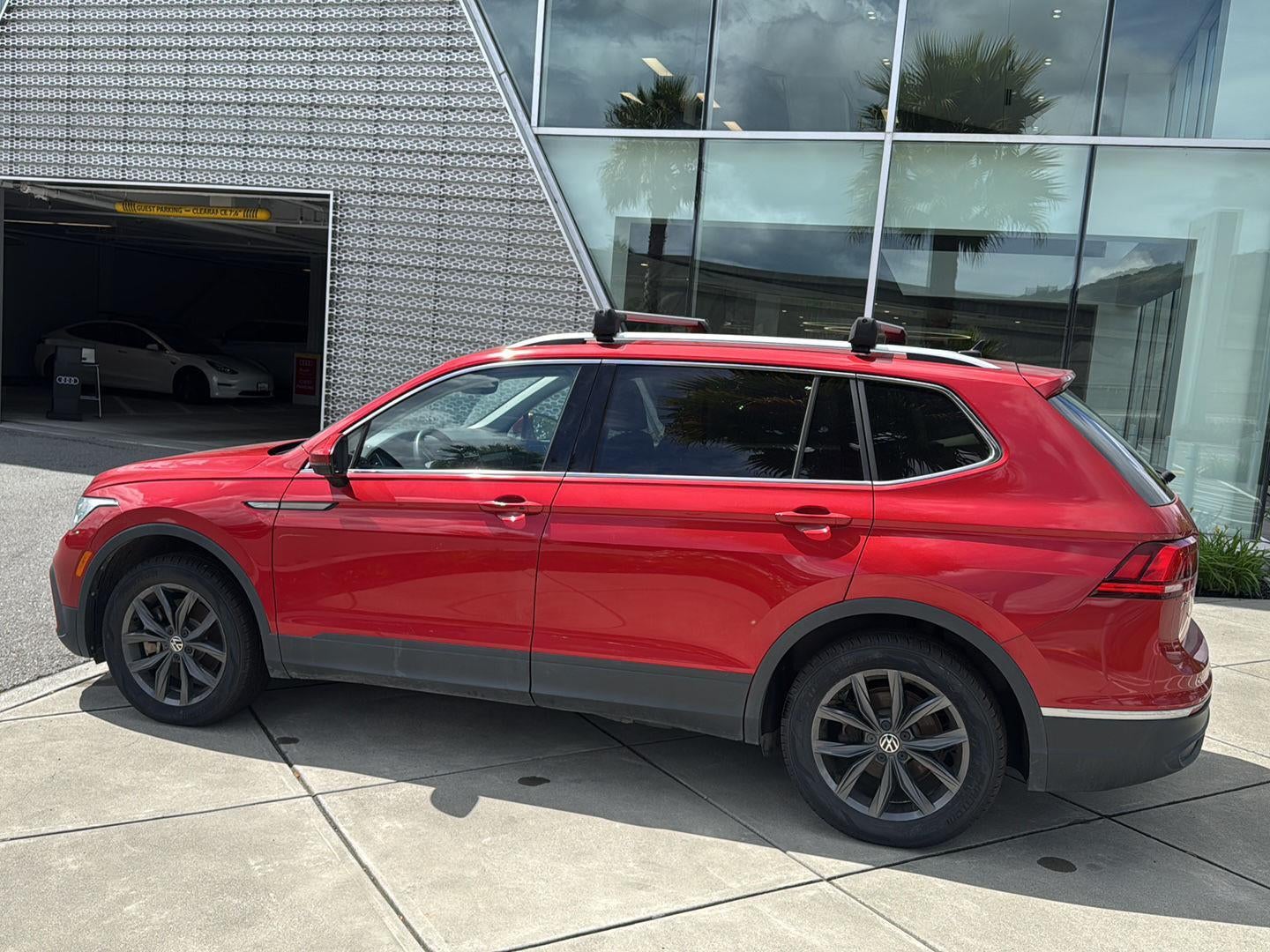 2023 Volkswagen Tiguan SE