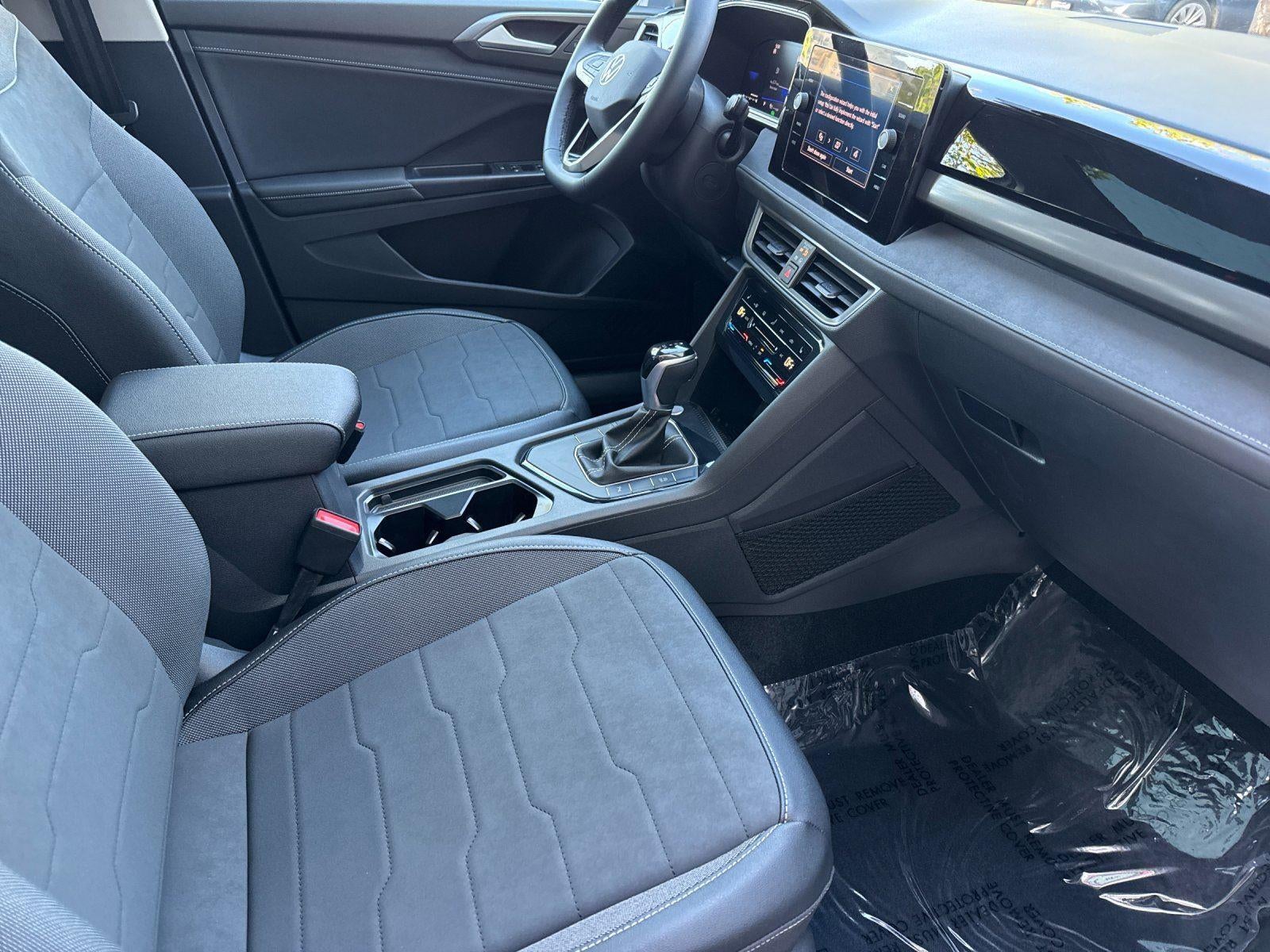 2026 Volkswagen Taos SE Black