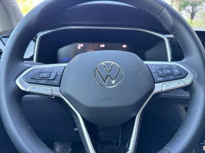 2026 Volkswagen Taos SE Black