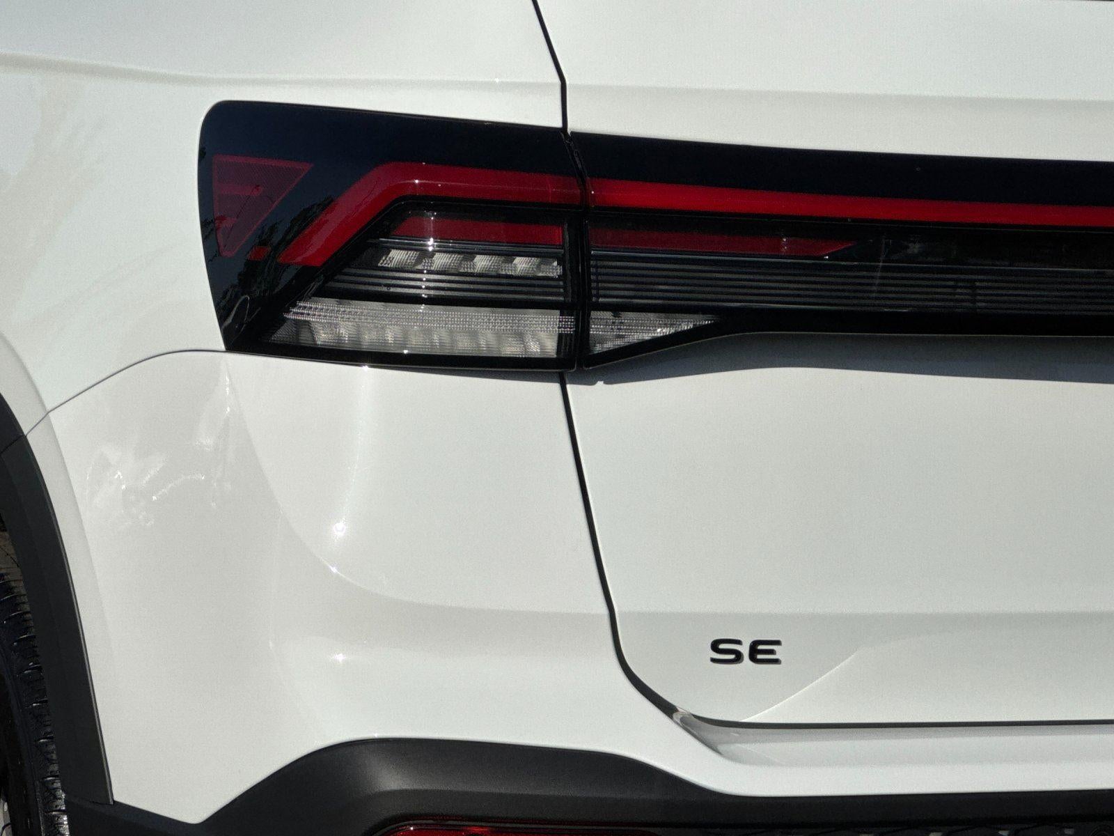 2026 Volkswagen Taos SE Black