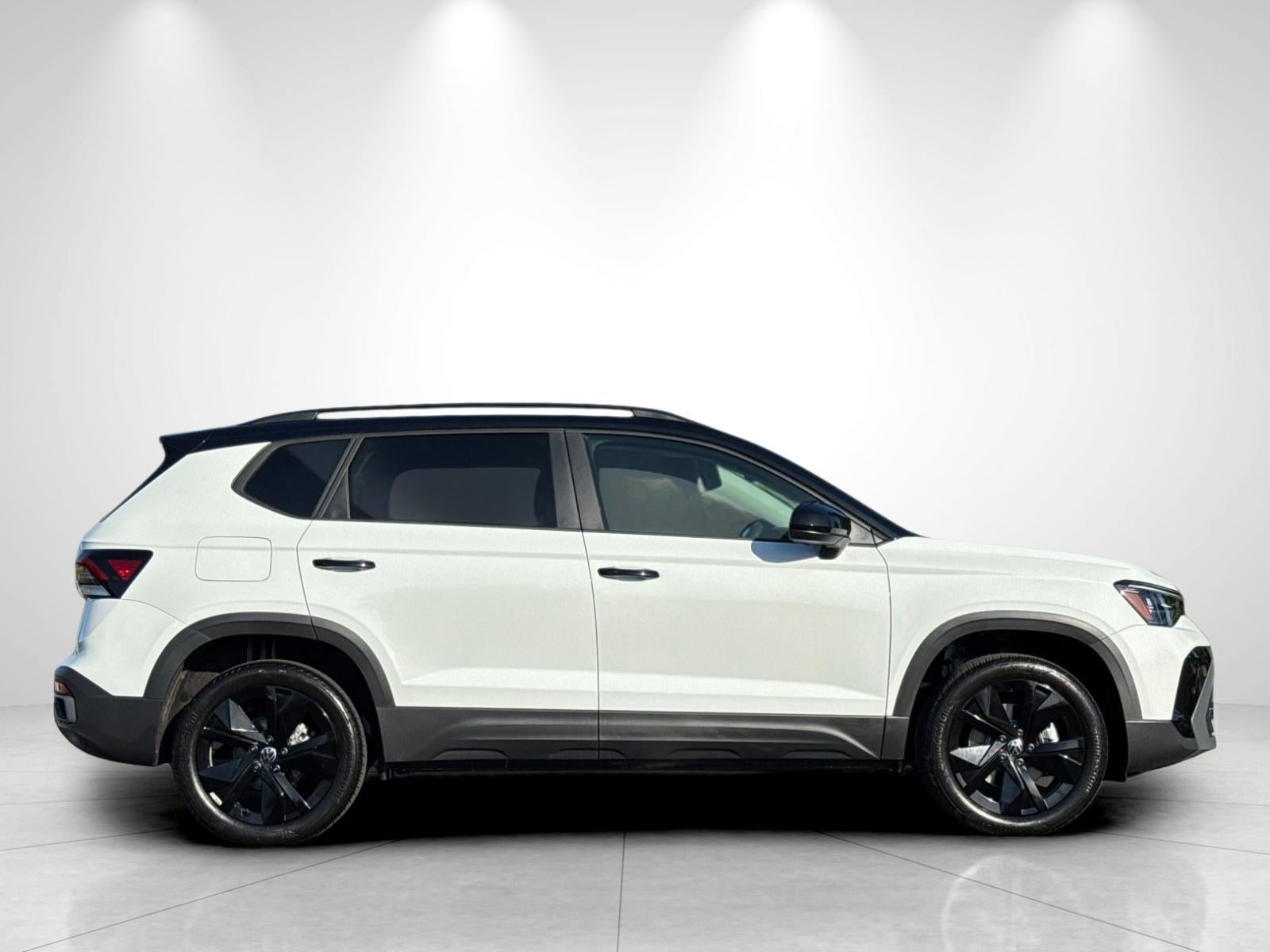 2026 Volkswagen Taos SE Black